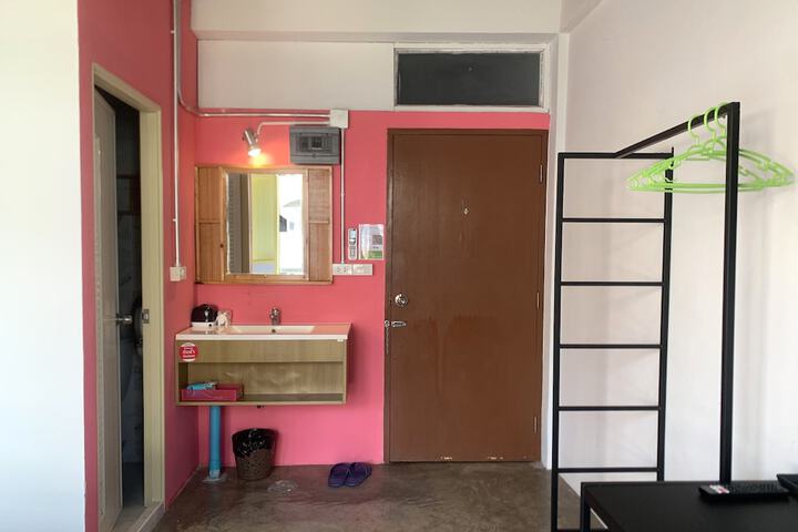 Room 18 of 60