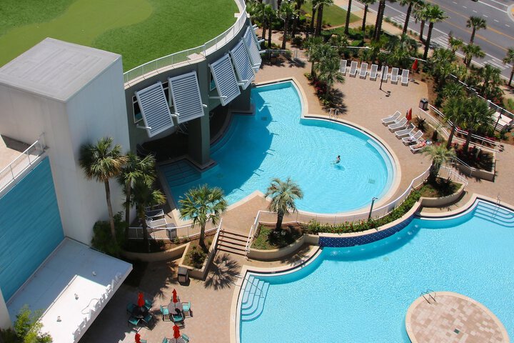 Pools & Facilities