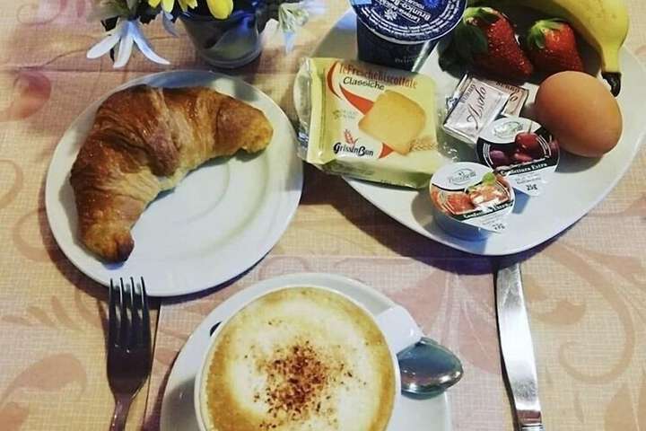 Breakfast/Coffee Service 15 of 61