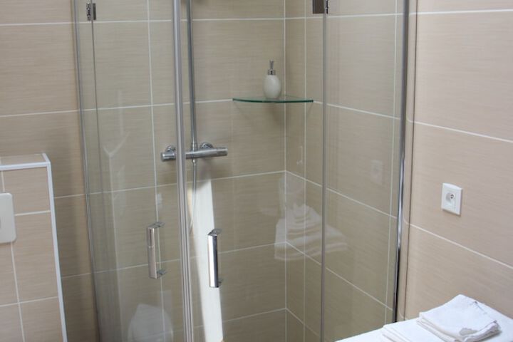 Room 12 of 23