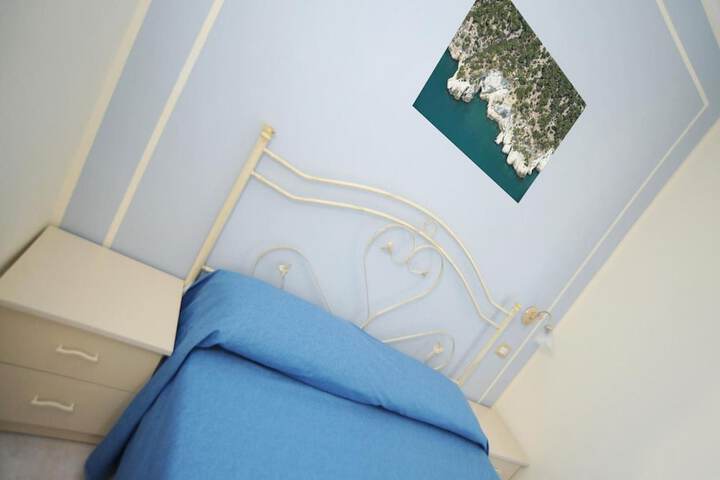Room 9 of 52