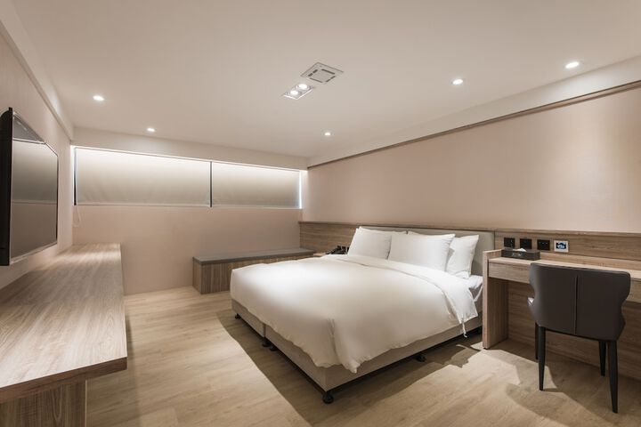 Room 80 of 145