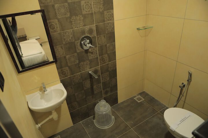 Room 76 of 114