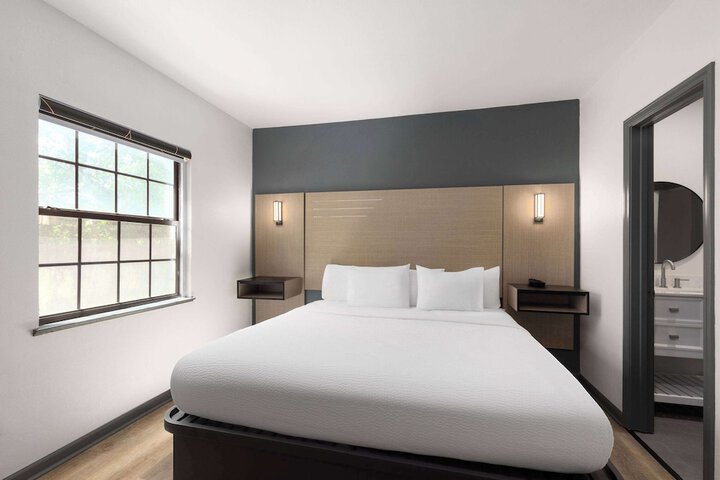 Room 12 of 43
