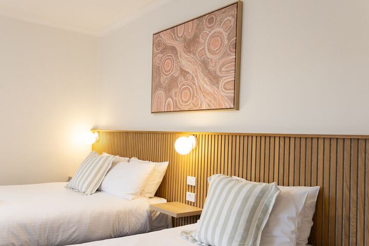 Room 2 of 41