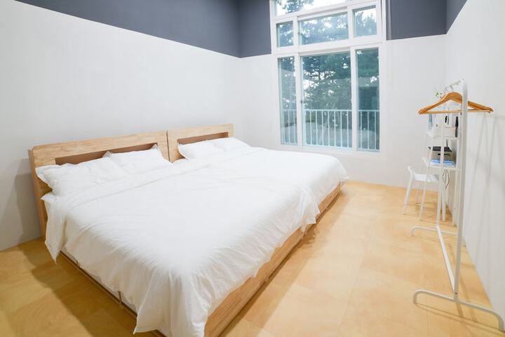 Room 6 of 125