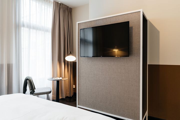 Room 4 of 67
