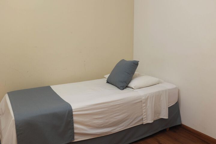 Room 27 of 89