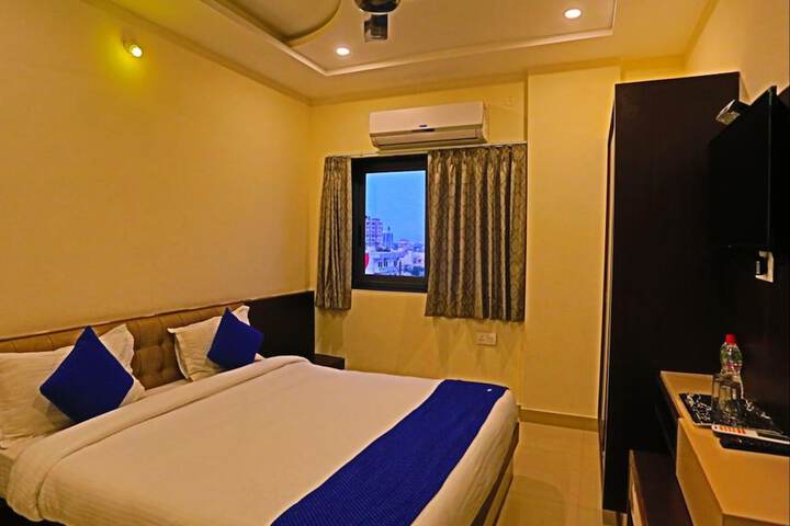 Room 12 of 37