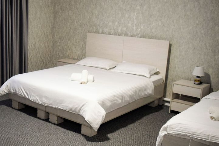 Room 12 of 22