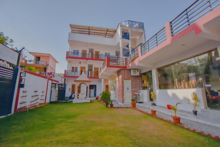Hotel O Yog 1