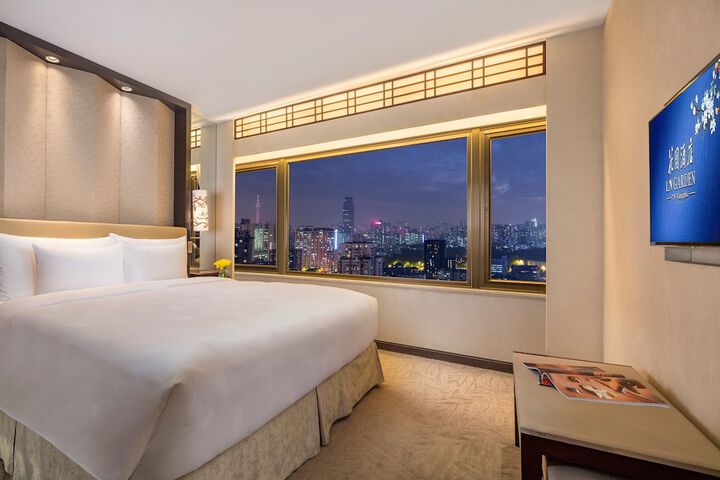 Room 10 of 180
