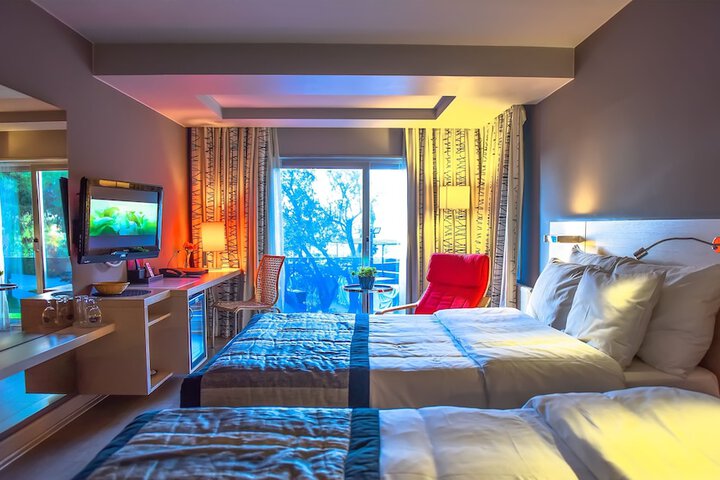 Room 5 of 62