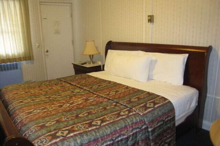 Room 15 of 43