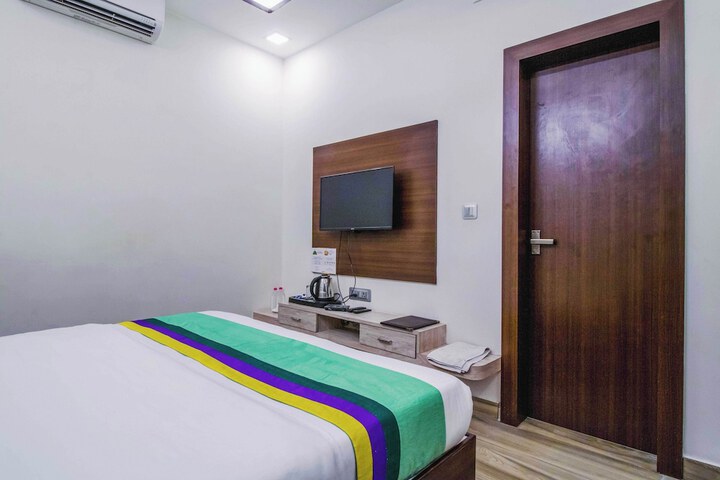 Room 18 of 37