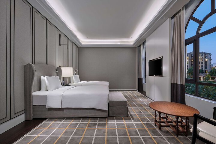 Room 13 of 65