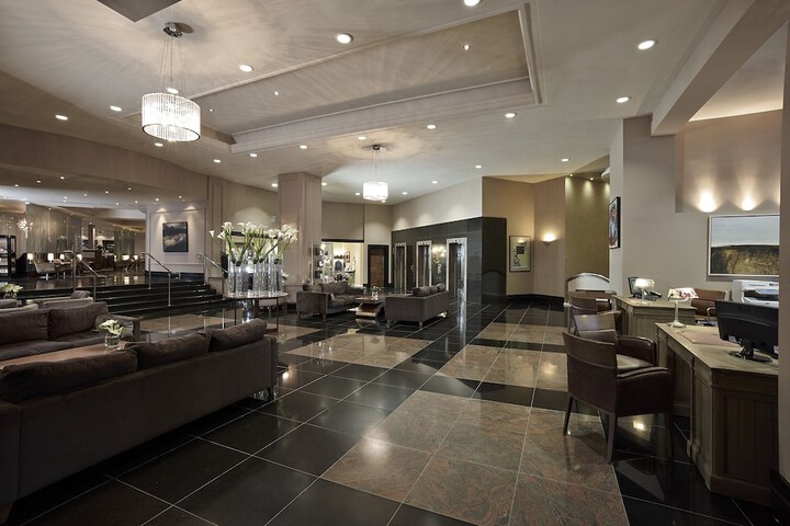 Entrance & Lobby