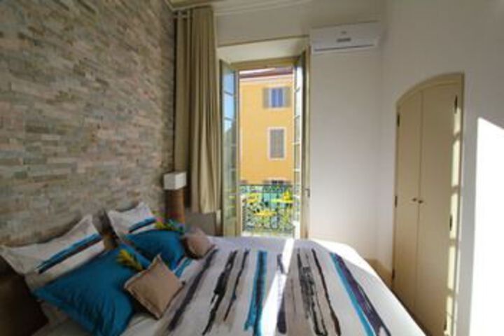 Room 7 of 30