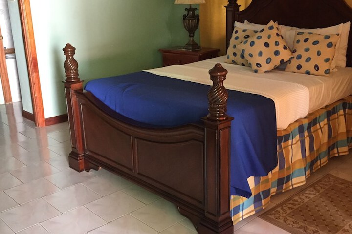 Room 17 of 162