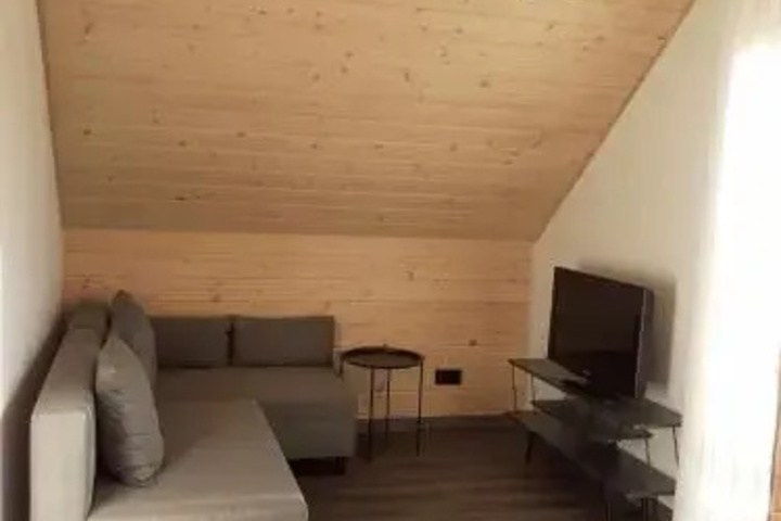 Room 10 of 20