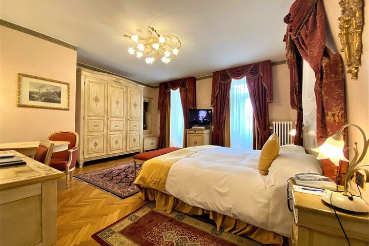 Room 29 of 161