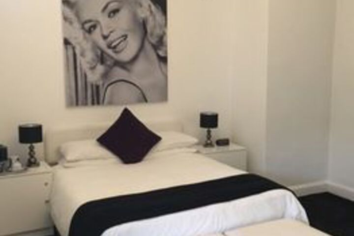 Room 26 of 46