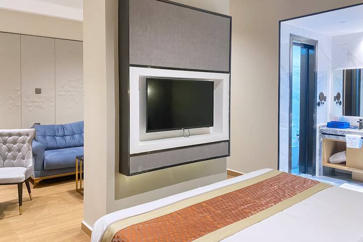Room 4 of 62