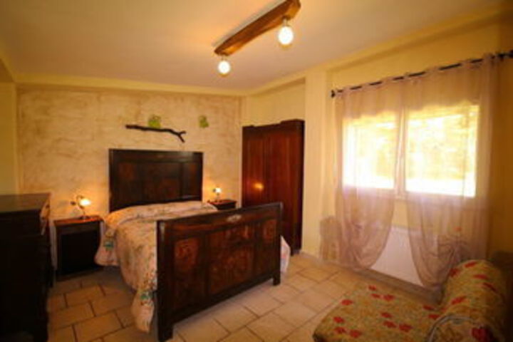 Room 11 of 27