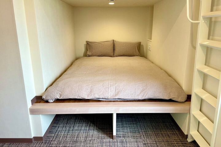 Room 30 of 105