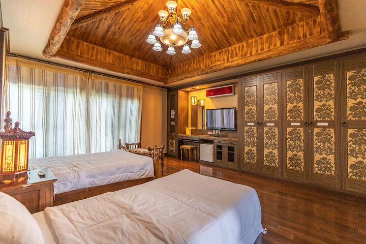 Room 9 of 75