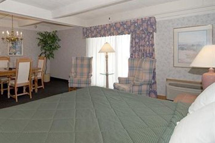 Room 16 of 38