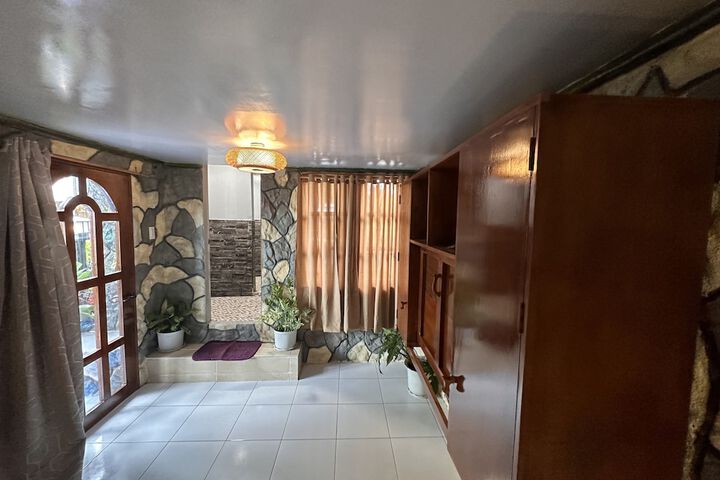 Room 52 of 160