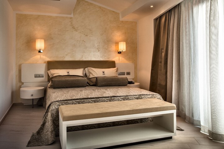 Room 10 of 131