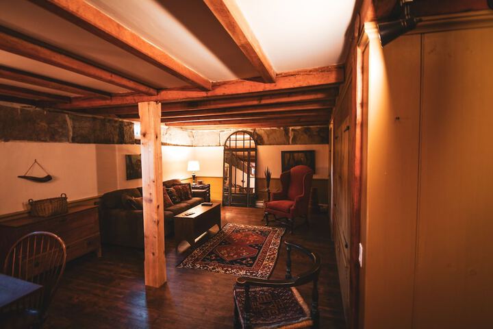 Room 17 of 33