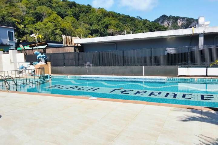 Pools & Facilities