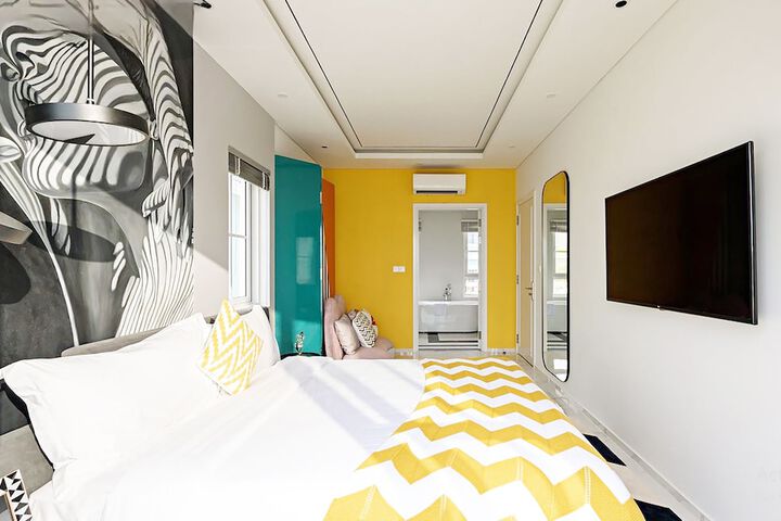 Room 4 of 38