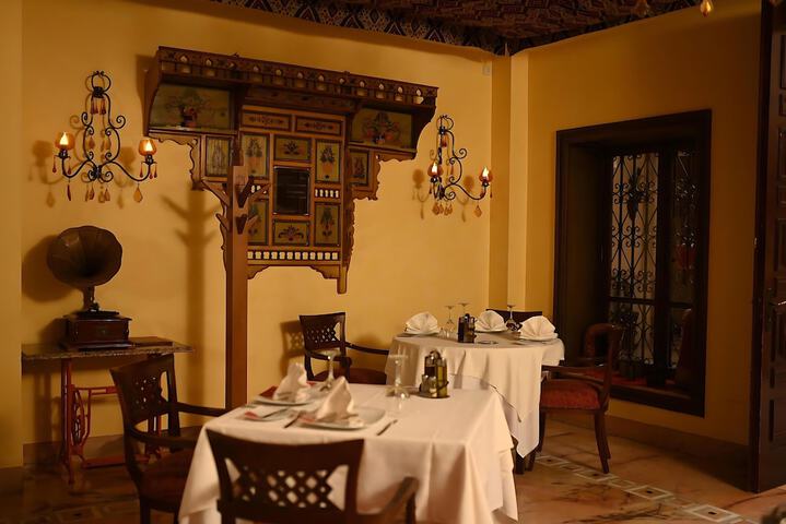 Dining 56 of 92