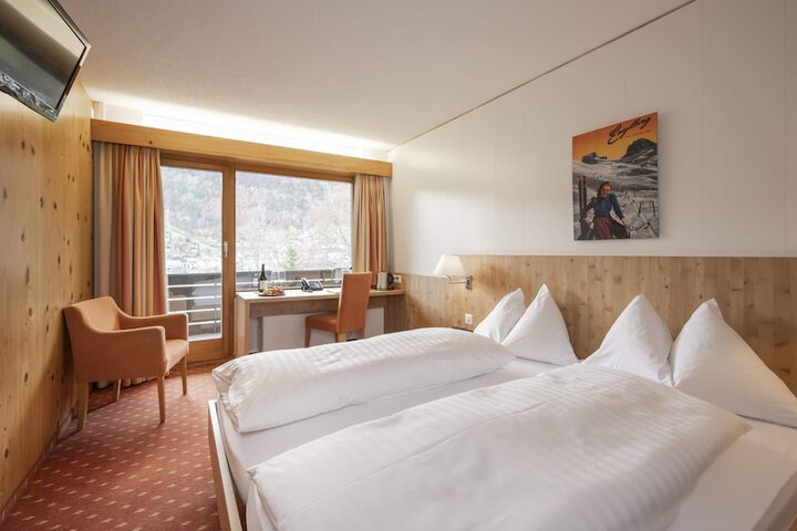 Room 16 of 77