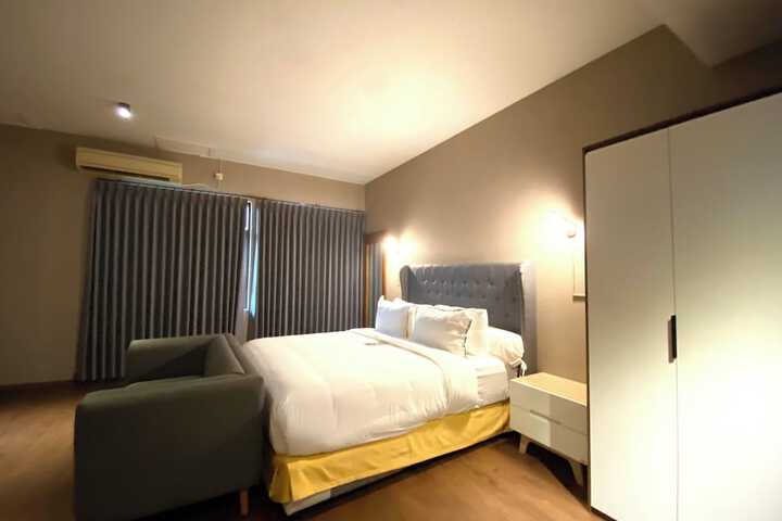 Room 12 of 22
