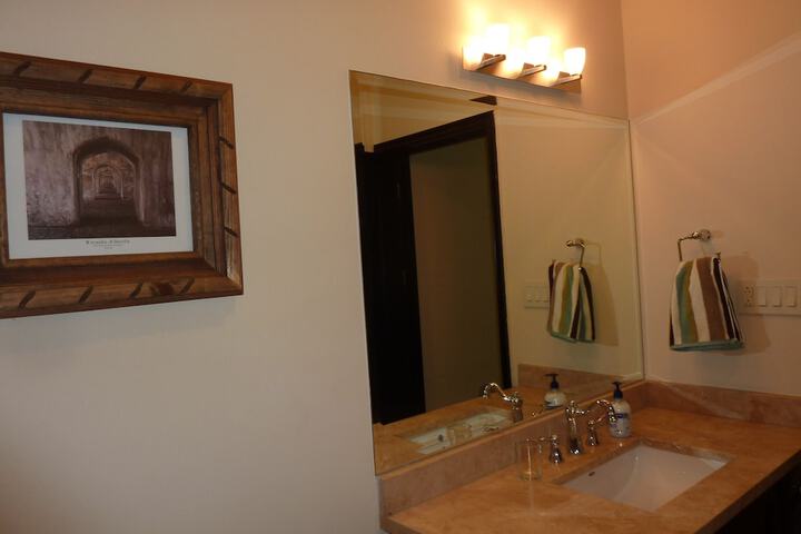 Room 16 of 22