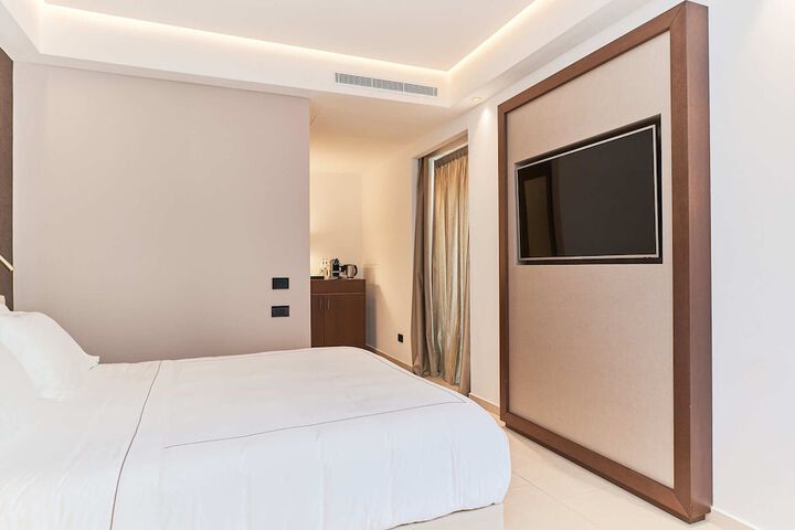 Room 13 of 69