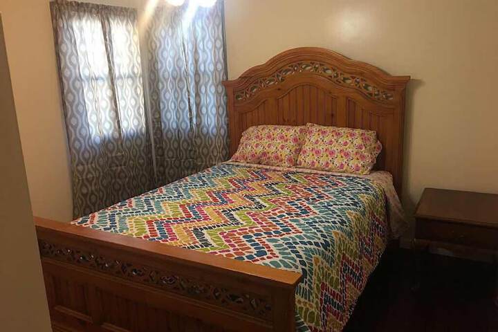 Room 6 of 25