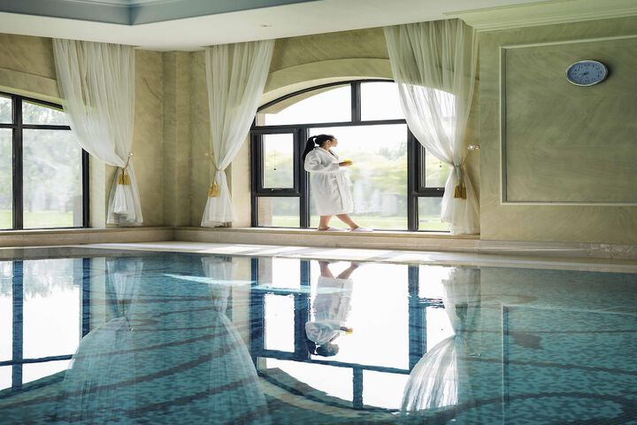 Hotel Pool