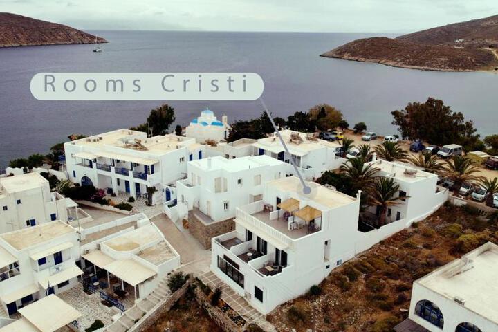 Cristi Rooms