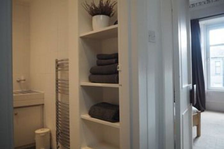 Room 8 of 15
