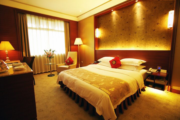 Room 6 of 51
