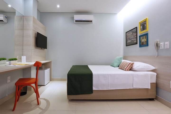 Room 4 of 39