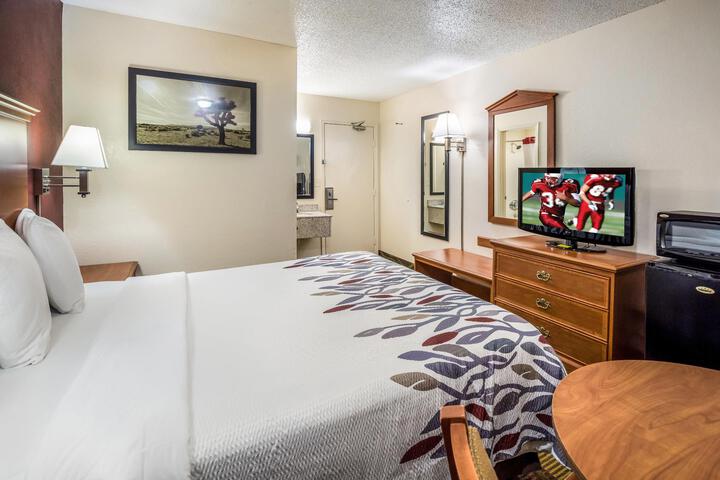 Deluxe Queen Bed Smaller Room Upper Floor (13 of 19)