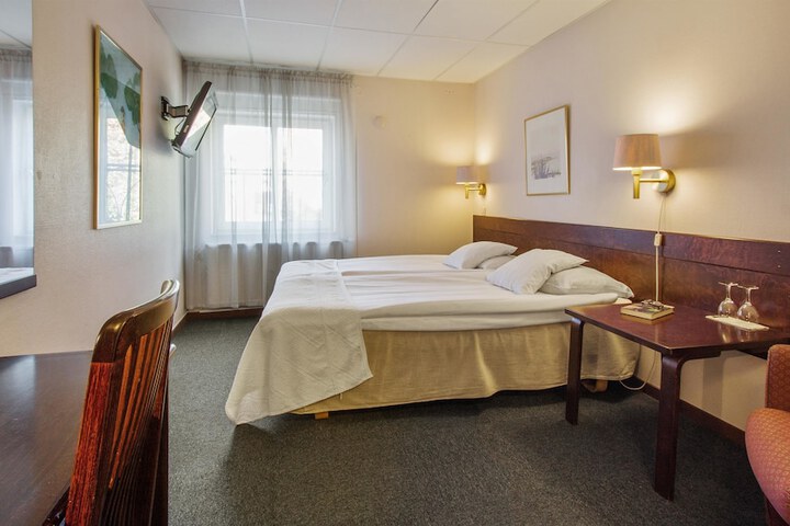 Room 19 of 187