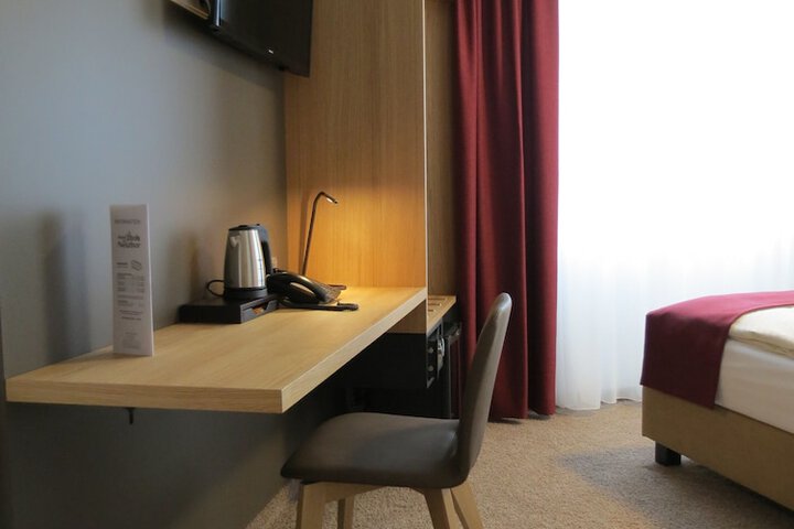Room 44 of 82